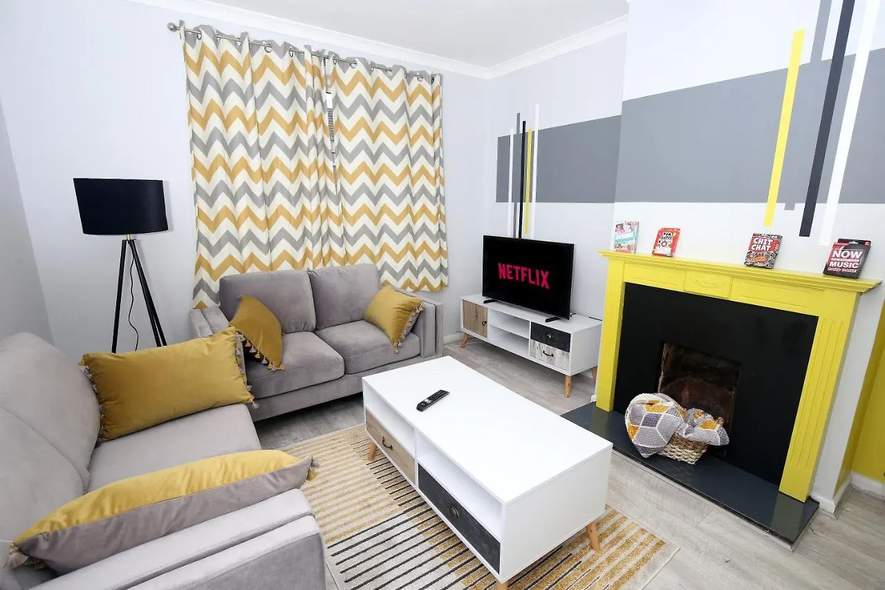 3-Bed House With Parking Near London O2 Appartement